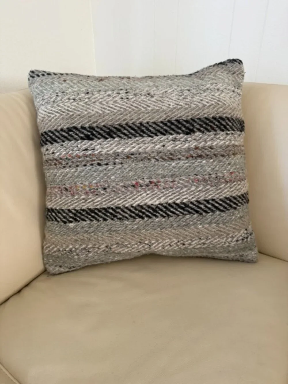 Crate & Barrel 22x22 Wool & Linen Pillow